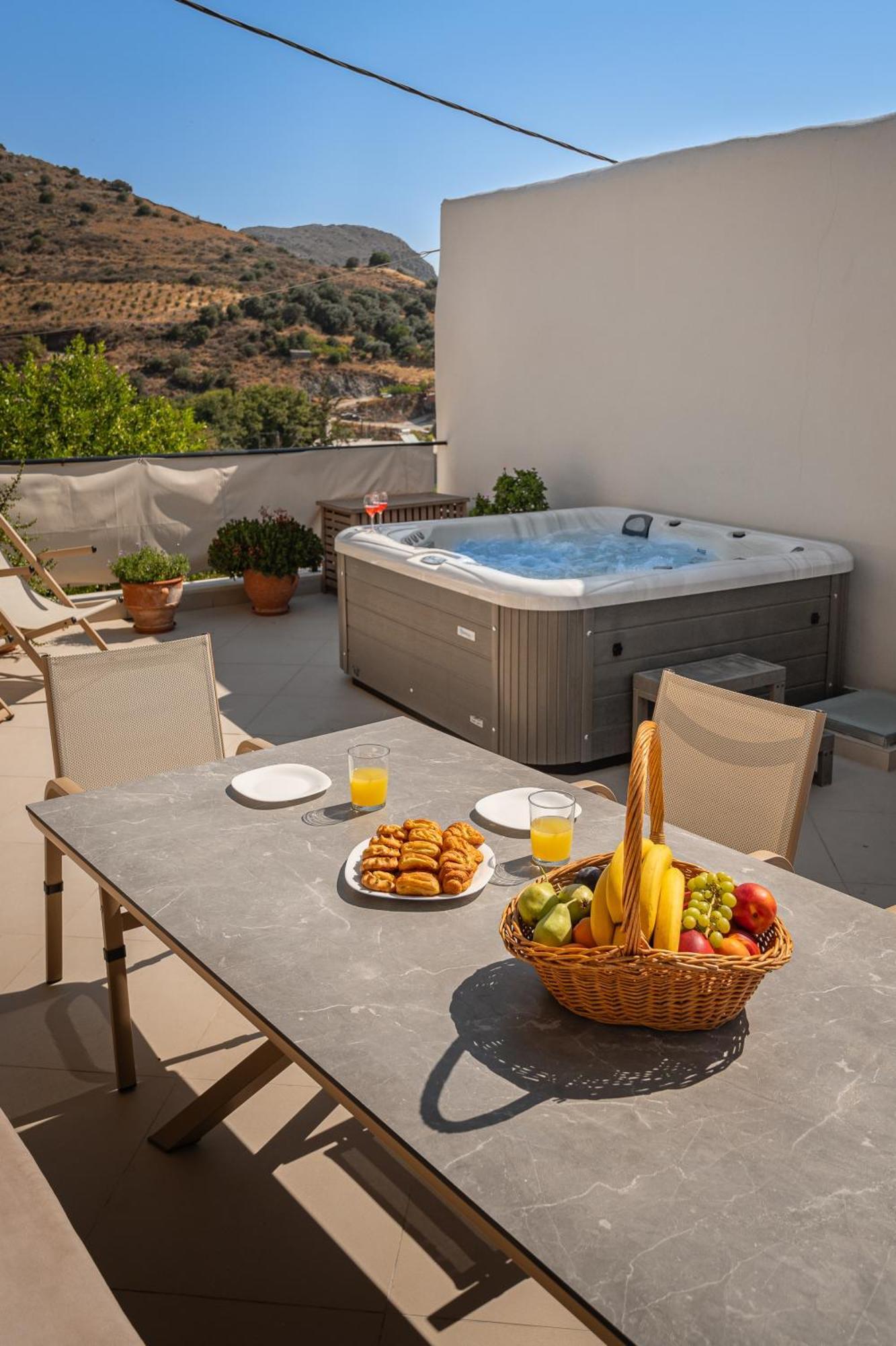 Casa Kastella, Private Jacuzzi & Bbq Facilities! Villa Angouselianá Exteriör bild