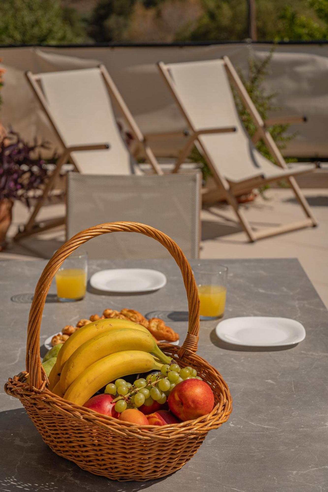 Casa Kastella, Private Jacuzzi & Bbq Facilities! Villa Angouselianá Exteriör bild