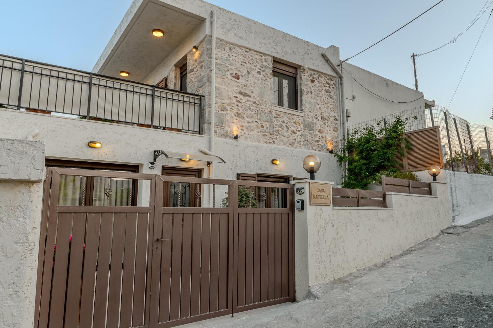 Casa Kastella, Private Jacuzzi & Bbq Facilities! Villa Angouselianá Exteriör bild